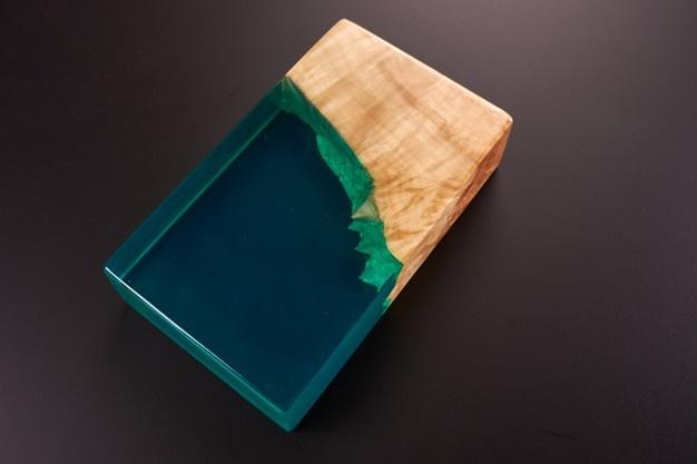Mesa de madera de resina epoxi